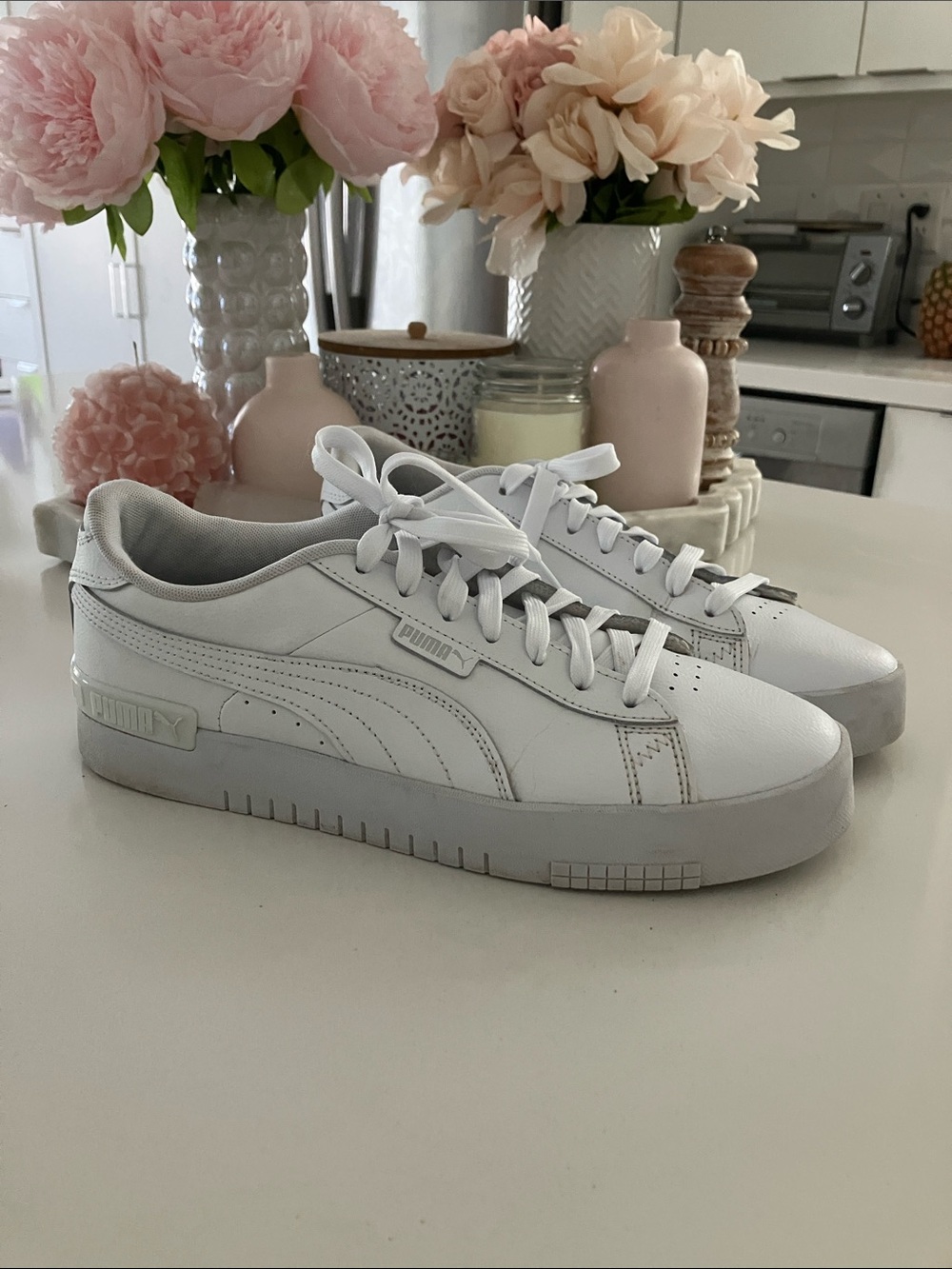 Puma women’s 11, White Low-Profile 1”. Platform Sneakers. Genuine Leather
